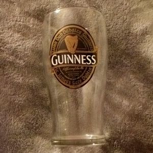 GUINNESS COLLECTABLE DRINKING GLASS